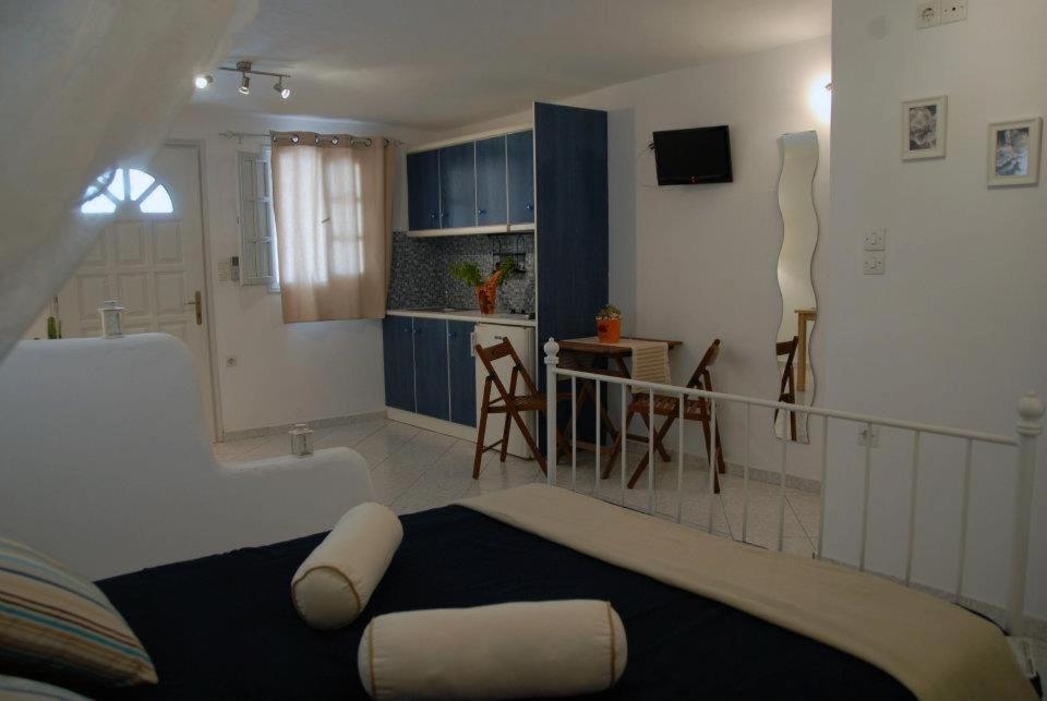 Christos Rooms Milos Adamantas  Exterior photo