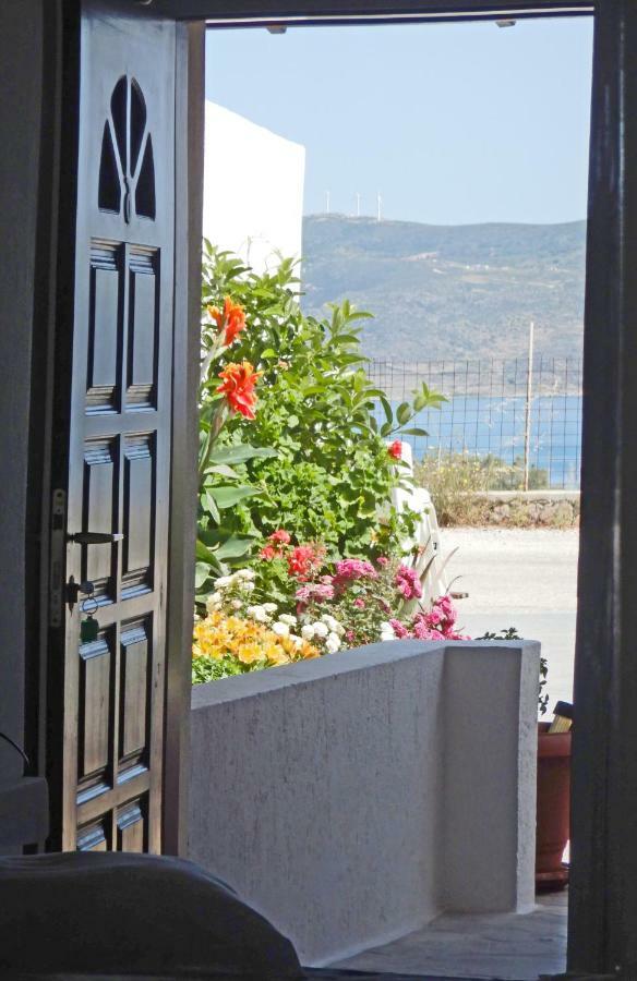 Christos Rooms Milos Adamantas  Exterior photo